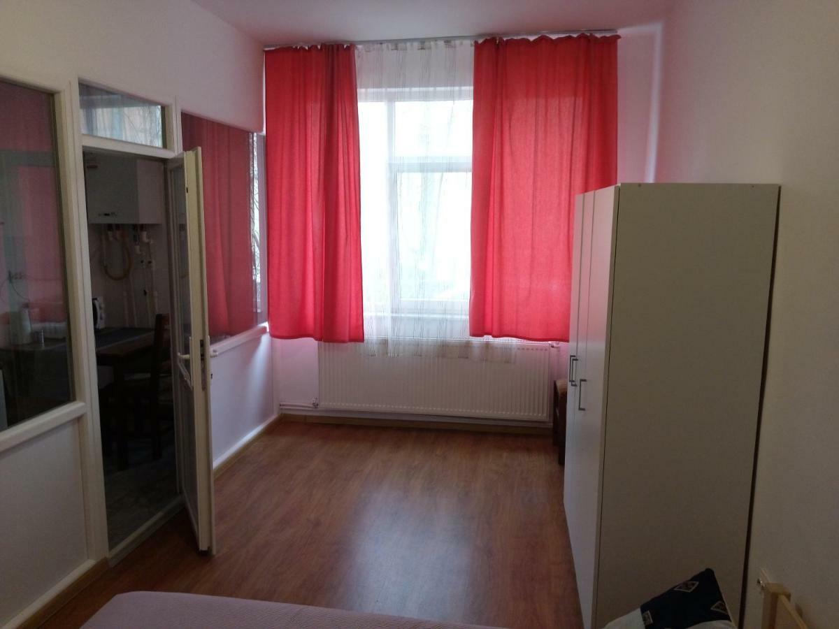 Apartamente Sara Яссы Экстерьер фото